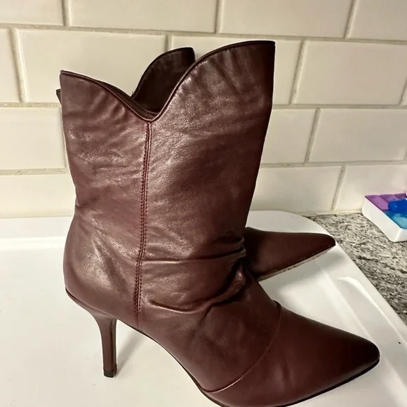 VINCE CAMUTO Andrissa ruched Red leather woman dress 3" Stiletto dress boot 8.5 - Picture 4 of 16